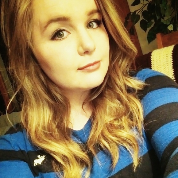 Kristen 🫶 - Picture 2 of 4